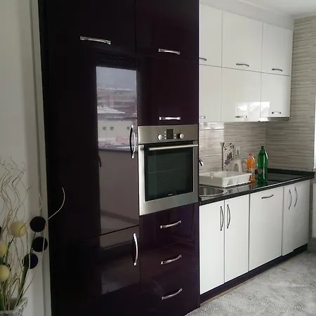 Stan Apartman Osmic * توزلا