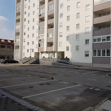 Stan Apartman Osmic * توزلا